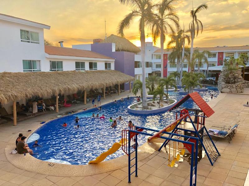 La Isla Huatulco Hotell Exteriör bild